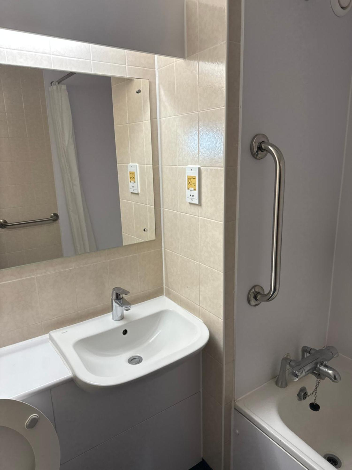 Thurrock Hotel M25 Services Aveley Екстер'єр фото